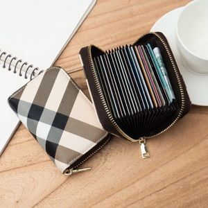 Stylish Plaid Wallet Multi-Slot Card Holder Zipper Inspired Design